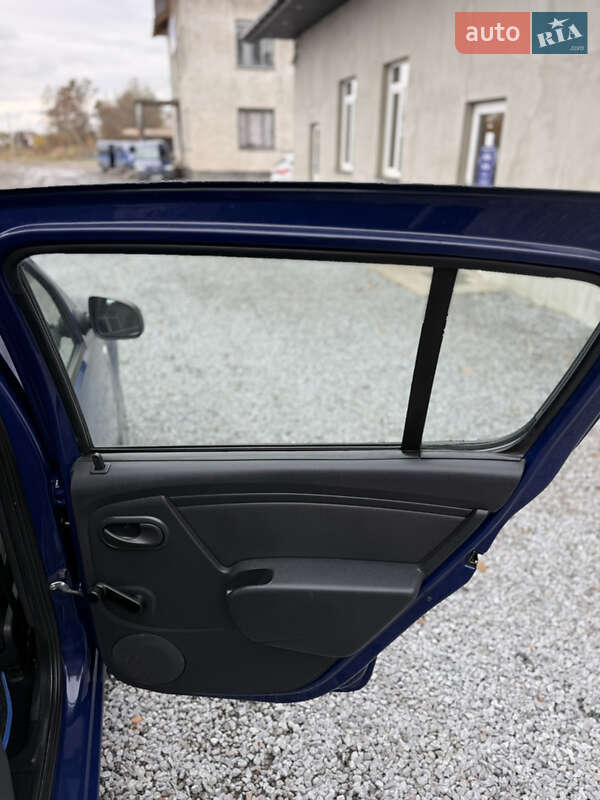 Хетчбек Dacia Sandero 2009 в Луцьку фото 79 Хетчбек Dacia Sandero 2009 в Луцьку