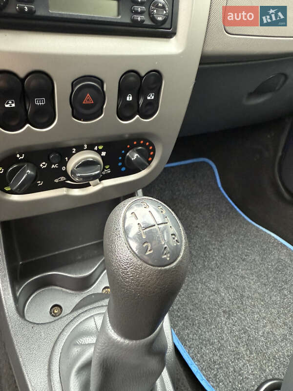 Хетчбек Dacia Sandero 2009 в Луцьку фото 101 Хетчбек Dacia Sandero 2009 в Луцьку