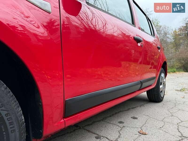 Хэтчбек Dacia Sandero 2009 в Виннице