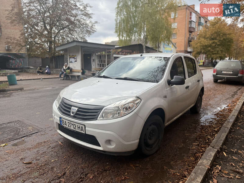 Хэтчбек Dacia Sandero 2009 в Александрие