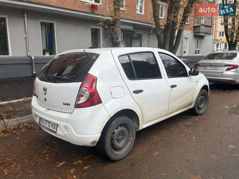 Хэтчбек Dacia Sandero 2009 в Александрие