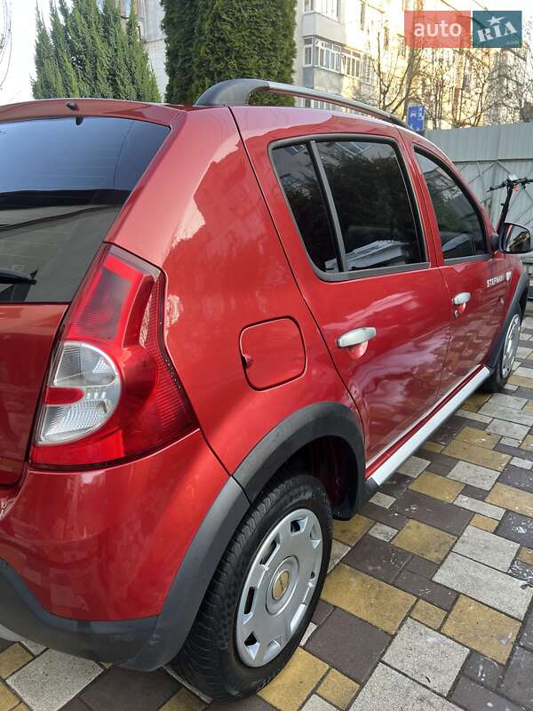 Хэтчбек Dacia Sandero 2011 в Львове