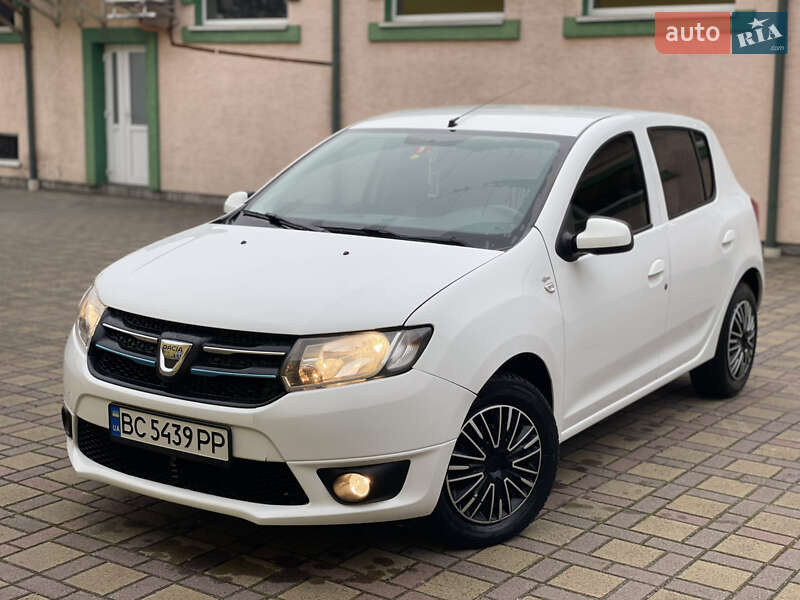 Хэтчбек Dacia Sandero 2016 в Стрые