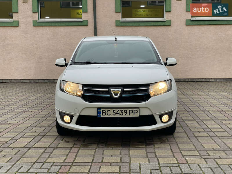 Хэтчбек Dacia Sandero 2016 в Стрые