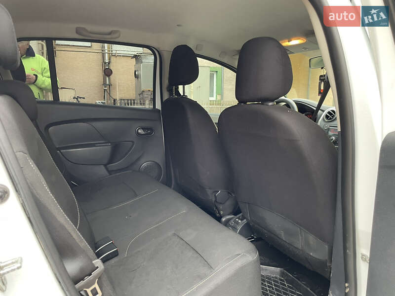 Хэтчбек Dacia Sandero 2016 в Стрые