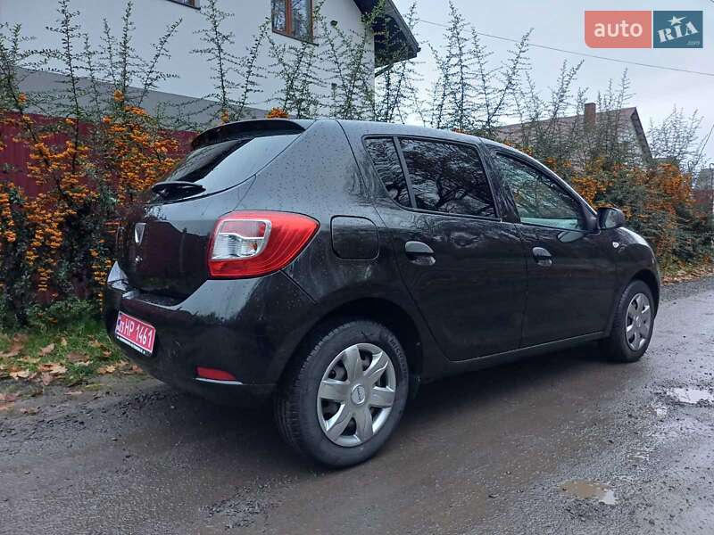 Хетчбек Dacia Sandero 2013 в Луцьку