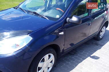 Хэтчбек Dacia Sandero 2011 в Бердичеве