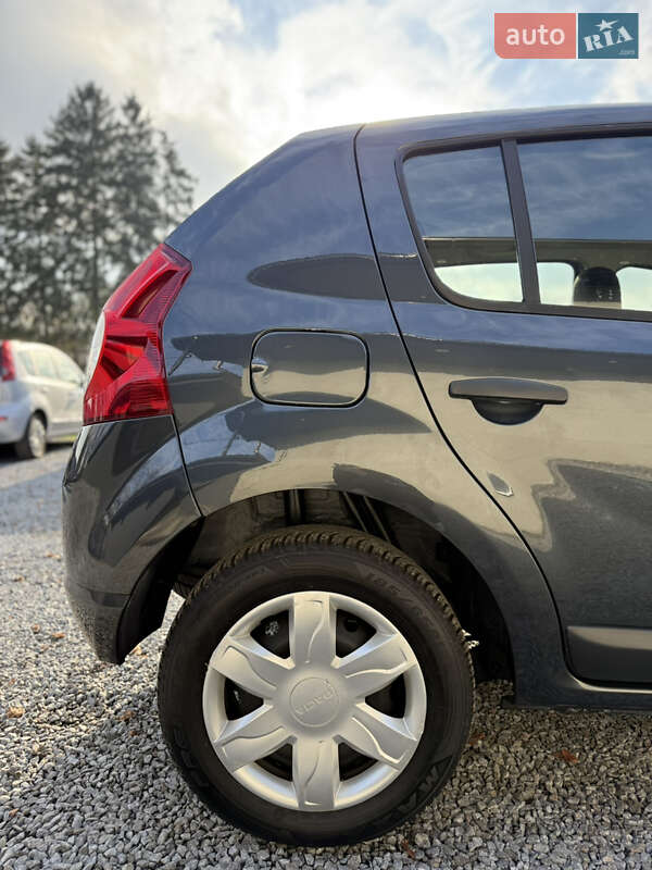 Хэтчбек Dacia Sandero 2009 в Луцке фото 44 Хэтчбек Dacia Sandero 2009 в Луцке