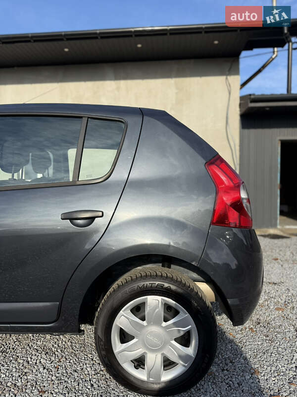 Хэтчбек Dacia Sandero 2009 в Луцке фото 46 Хэтчбек Dacia Sandero 2009 в Луцке