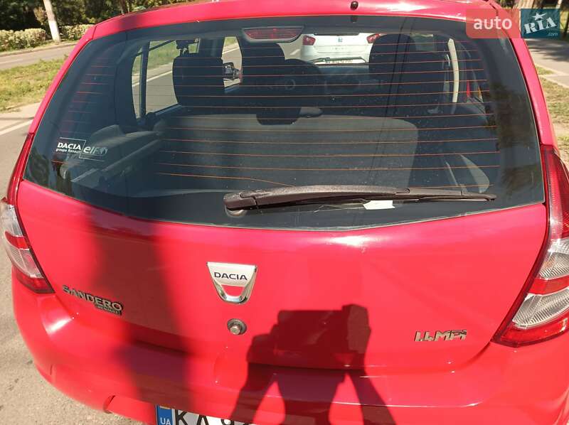 Хетчбек Dacia Sandero 2009 в Києві