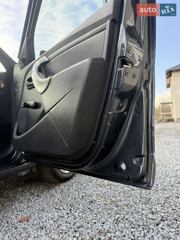 Хэтчбек Dacia Sandero 2009 в Луцке фото 141 Хэтчбек Dacia Sandero 2009 в Луцке