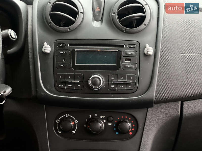 Хэтчбек Dacia Sandero 2015 в Ивано-Франковске