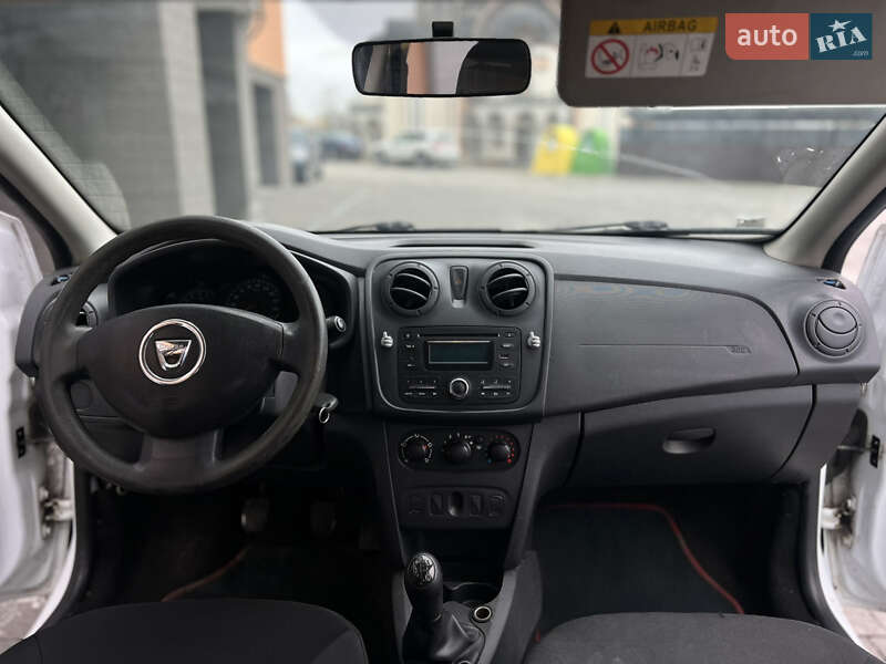 Хэтчбек Dacia Sandero 2015 в Ивано-Франковске