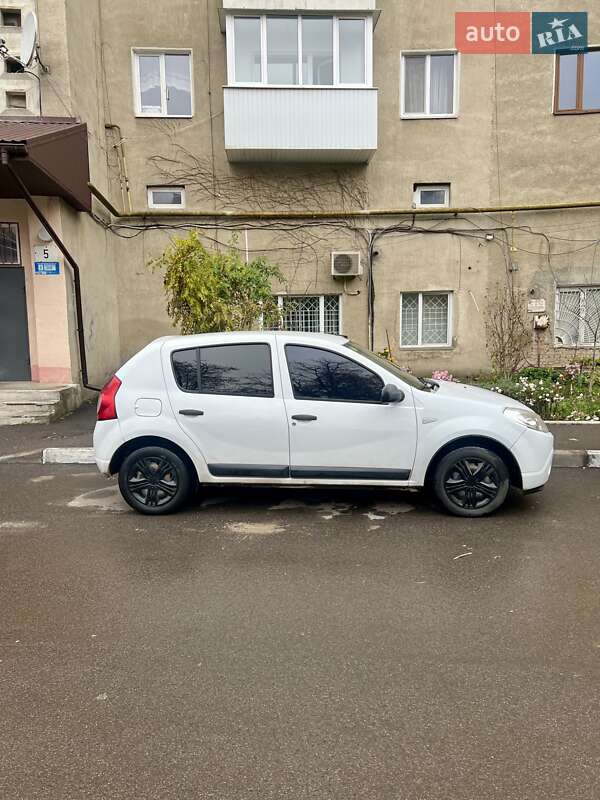Хетчбек Dacia Sandero 2011 в Луцьку
