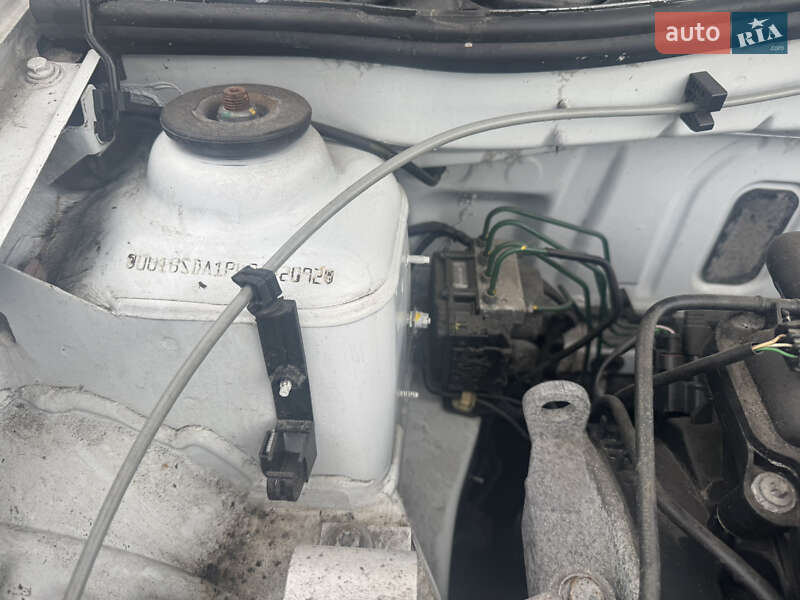 Хэтчбек Dacia Sandero 2012 в Киеве фото 8 Хэтчбек Dacia Sandero 2012 в Киеве