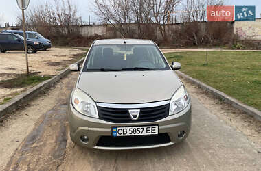 Хэтчбек Dacia Sandero 2008 в Чернигове