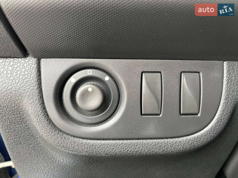 Хэтчбек Dacia Sandero 2013 в Хмельницком фото 21 Хэтчбек Dacia Sandero 2013 в Хмельницком