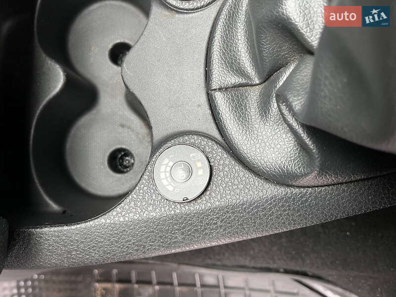 Хэтчбек Dacia Sandero 2013 в Хмельницком фото 24 Хэтчбек Dacia Sandero 2013 в Хмельницком