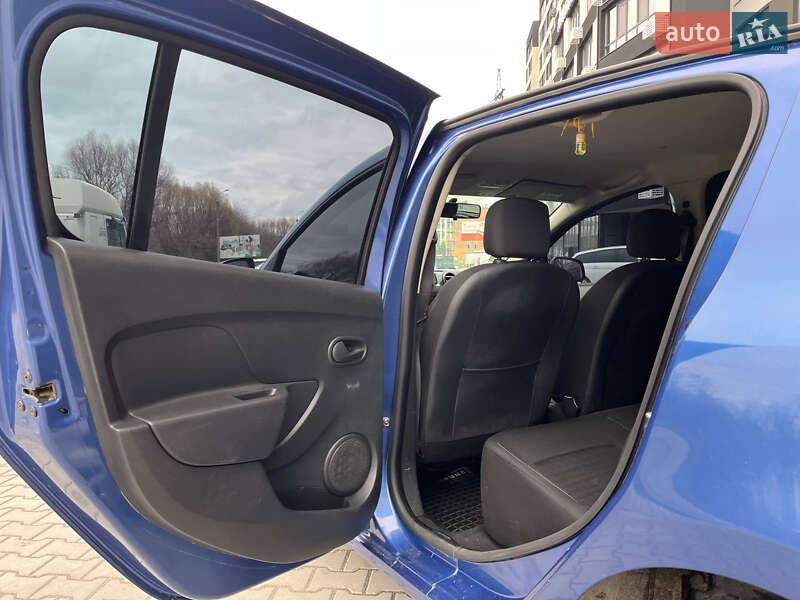 Хэтчбек Dacia Sandero 2013 в Хмельницком фото 35 Хэтчбек Dacia Sandero 2013 в Хмельницком