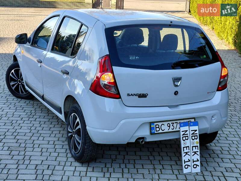 Хэтчбек Dacia Sandero 2010 в Самборе фото 33 Хэтчбек Dacia Sandero 2010 в Самборе