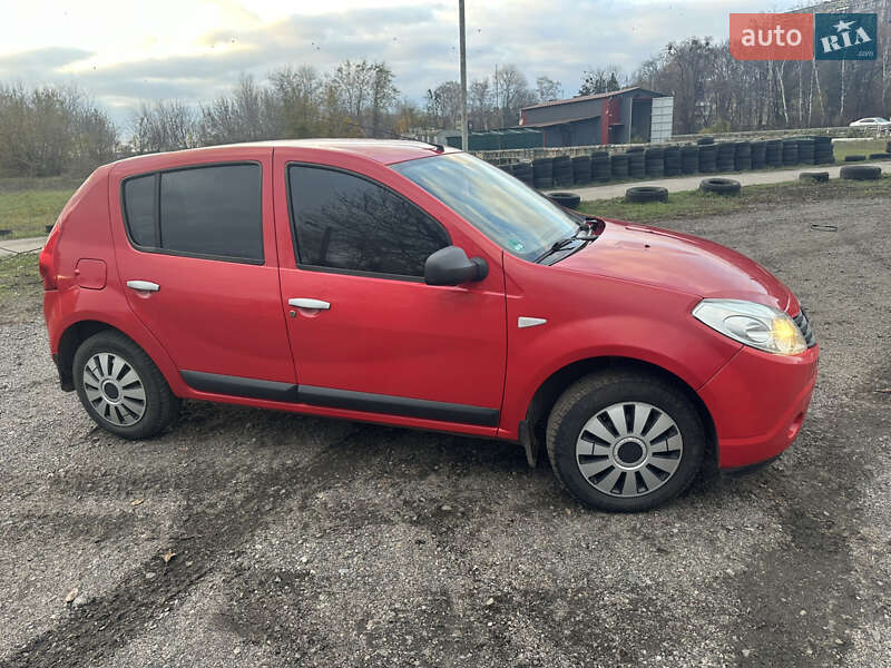 Хэтчбек Dacia Sandero 2009 в Полтаве фото 11 Хэтчбек Dacia Sandero 2009 в Полтаве