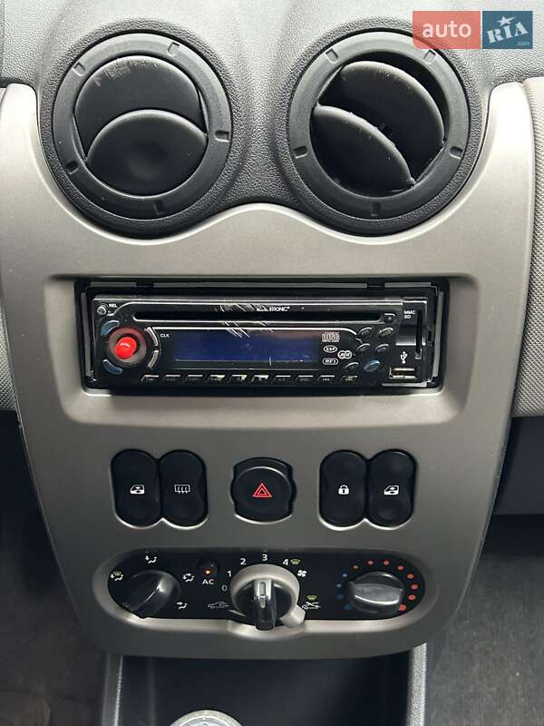 Хэтчбек Dacia Sandero 2009 в Ровно фото 20 Хэтчбек Dacia Sandero 2009 в Ровно