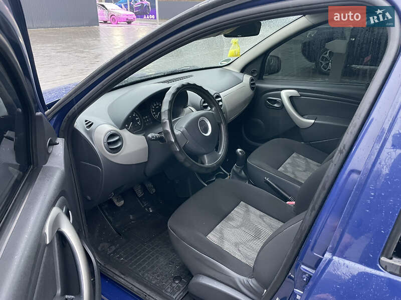 Хэтчбек Dacia Sandero 2009 в Баре