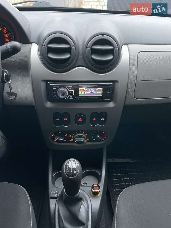 Хэтчбек Dacia Sandero 2009 в Баре