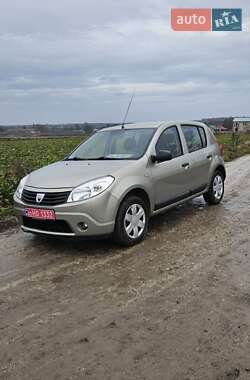 Хетчбек Dacia Sandero 2009 в Збаражі
