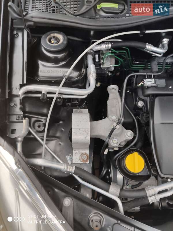 Хэтчбек Dacia Sandero 2012 в Немирове