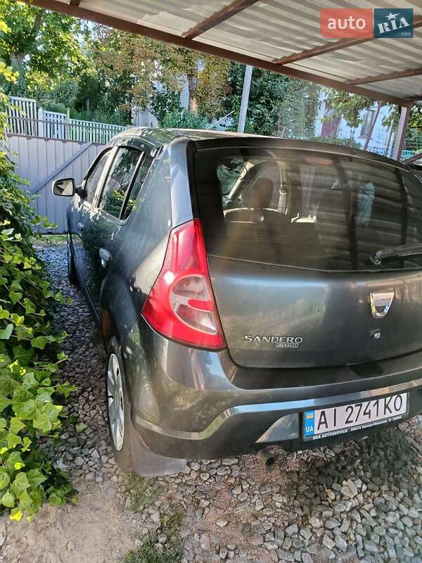 Хэтчбек Dacia Sandero 2009 в Сквире