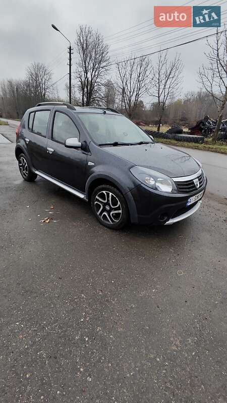 Хэтчбек Dacia Sandero 2010 в Глевахе