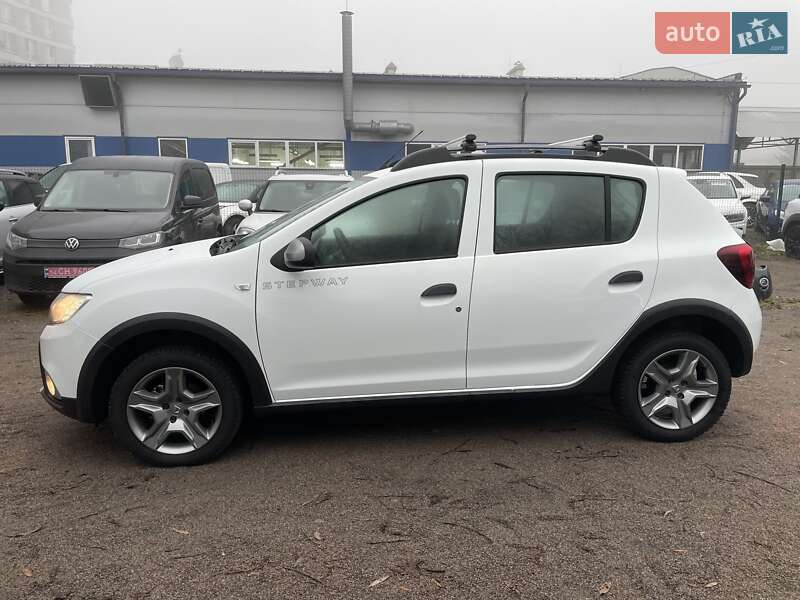 Хетчбек Dacia Sandero 2020 в Львові