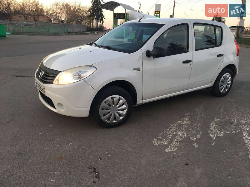Хэтчбек Dacia Sandero 2012 в Тернополе фото 2 Хэтчбек Dacia Sandero 2012 в Тернополе