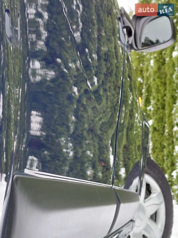 Хэтчбек Dacia Sandero 2009 в Самборе