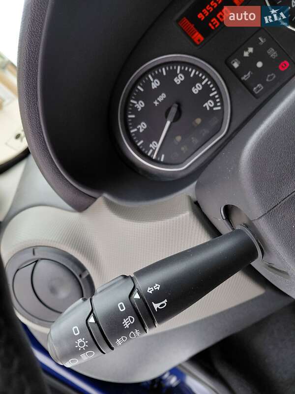 Хэтчбек Dacia Sandero 2009 в Самборе