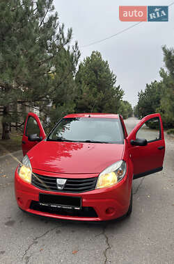 Хетчбек Dacia Sandero 2009 в Дніпрі