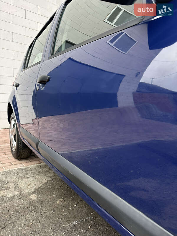 Хэтчбек Dacia Sandero 2010 в Хороле