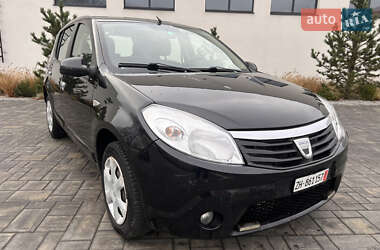 Хетчбек Dacia Sandero 2010 в Луцьку