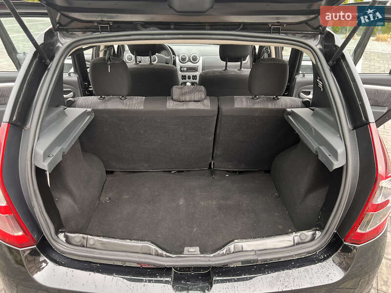Хэтчбек Dacia Sandero 2010 в Луцке фото 8 Хэтчбек Dacia Sandero 2010 в Луцке
