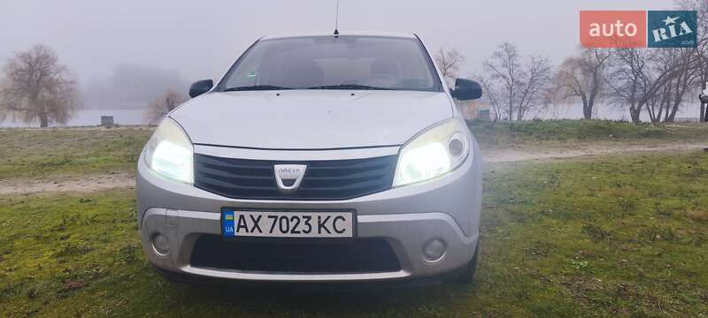 Хэтчбек Dacia Sandero 2009 в Харькове фото Хэтчбек Dacia Sandero 2009 в Харькове