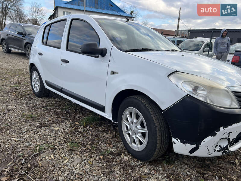 Хетчбек Dacia Sandero 2010 в Калуші