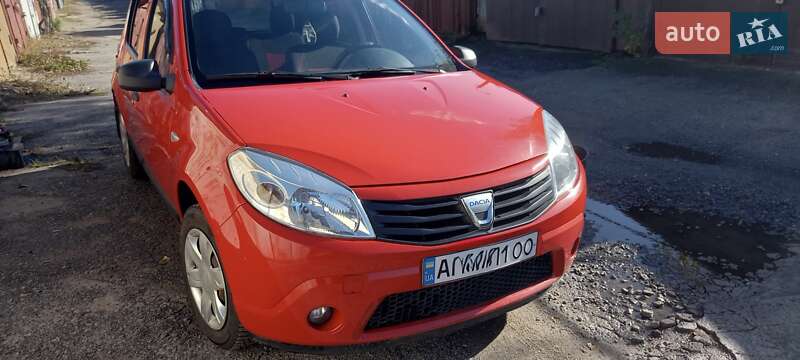 Хетчбек Dacia Sandero 2011 в Броварах
