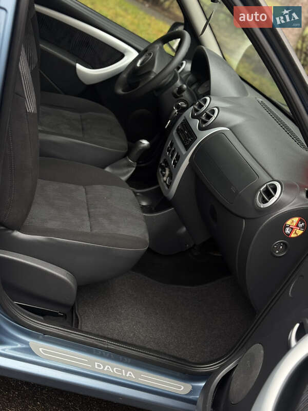 Хэтчбек Dacia Sandero 2008 в Умани