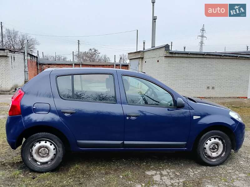 Хетчбек Dacia Sandero 2009 в Сумах фото 11 Хетчбек Dacia Sandero 2009 в Сумах