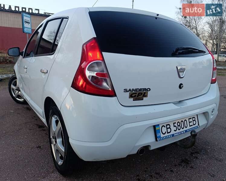 Хетчбек Dacia Sandero 2010 в Ріпках фото 4 Хетчбек Dacia Sandero 2010 в Ріпках