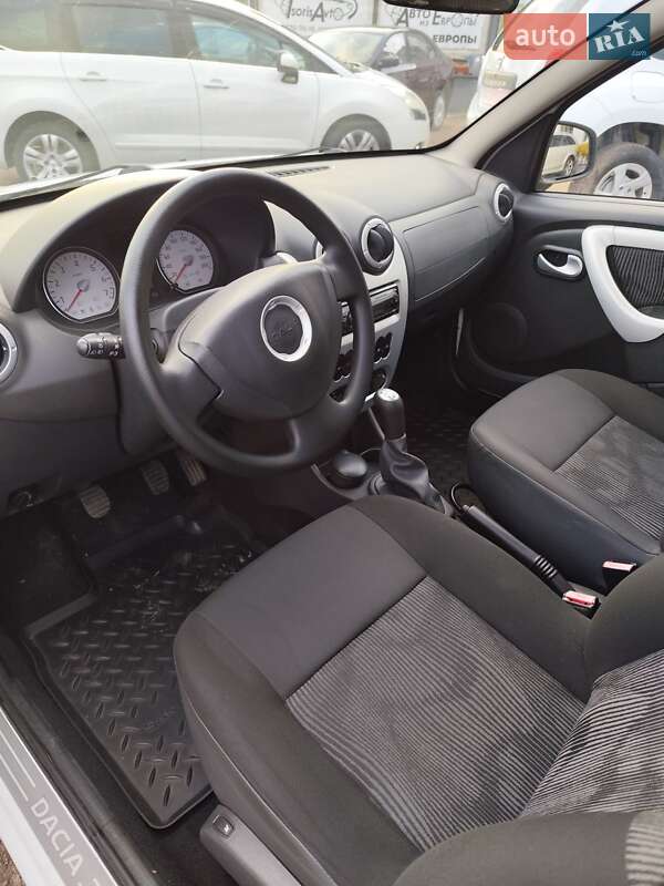 Хетчбек Dacia Sandero 2010 в Чернігові