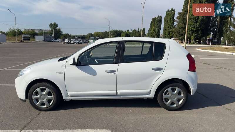 Хетчбек Dacia Sandero 2009 в Кременчуці