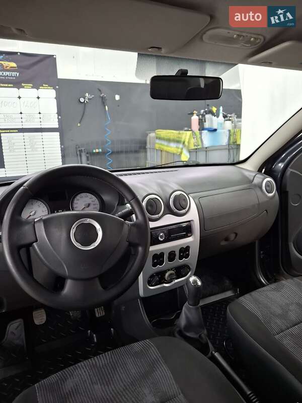 Хэтчбек Dacia Sandero 2009 в Фастове