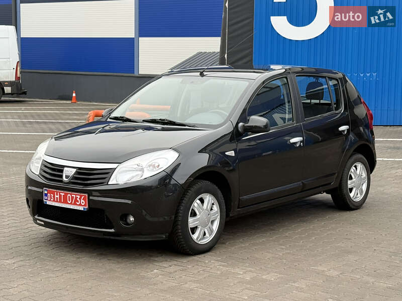 Хэтчбек Dacia Sandero 2011 в Ровно